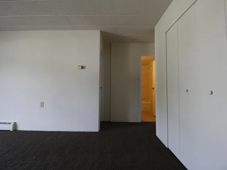309 Apartments — Photo 36