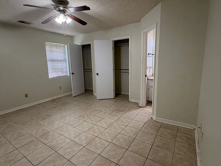 911 Black Willow Dr — Photo 16