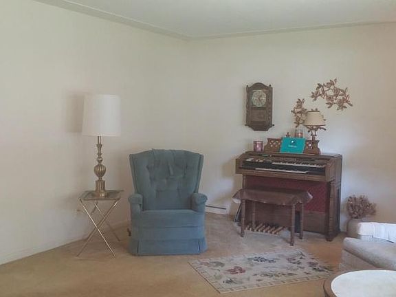 4th image of 3994 Loomis Dr