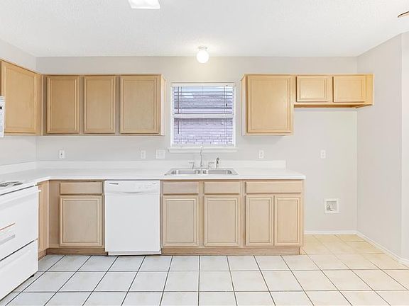 2nd image of 8044 Cannonwood Dr