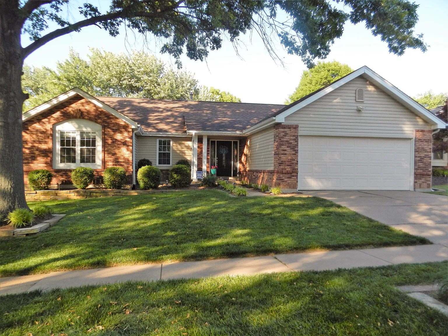 743 Oak Hall Ln photo 1