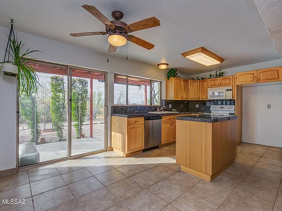 2nd image of 620 S Avenida Princesa