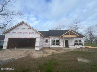 124 Easy St, Cochran, GA 31014