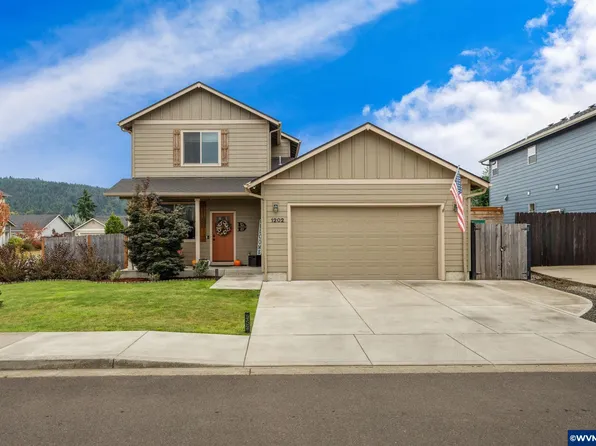 1202 Albatross Ct, Sweet Home, OR 97386