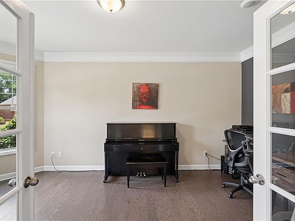 5th image of 4470 Skylark Ln