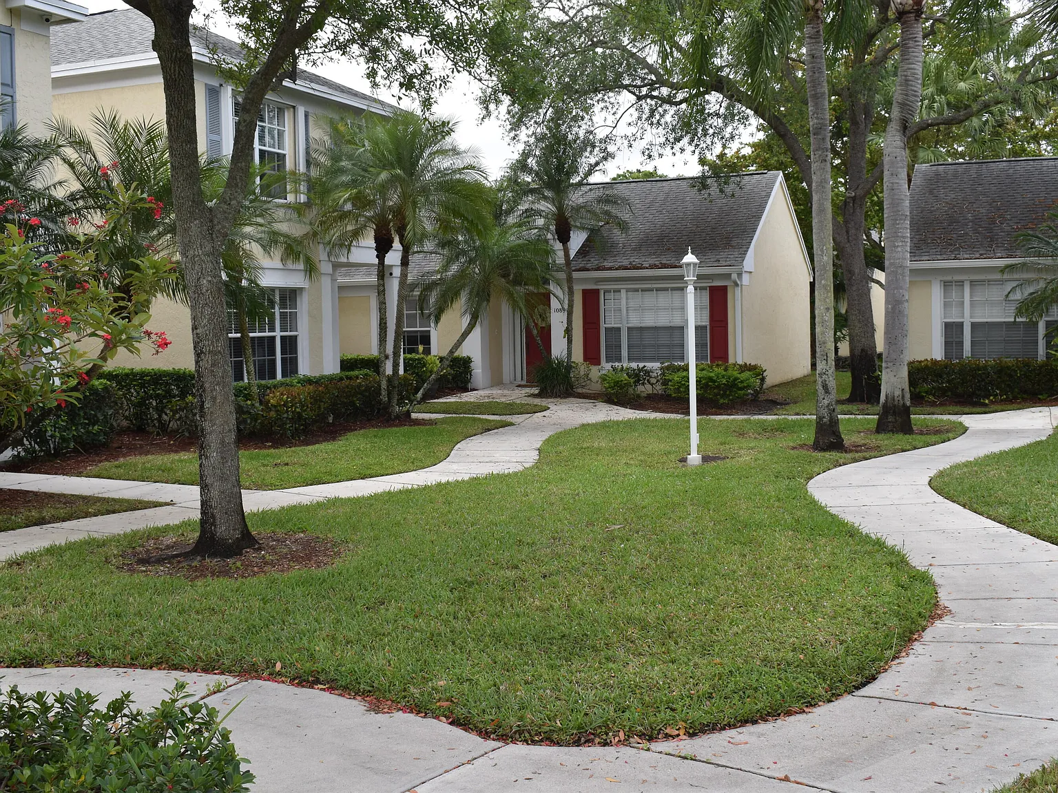 3 bed, 2.5 bath, 1627 sqft, $3,150 — Photo 3
