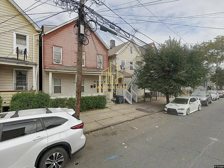 151 Clark Pl #22 — Photo 2