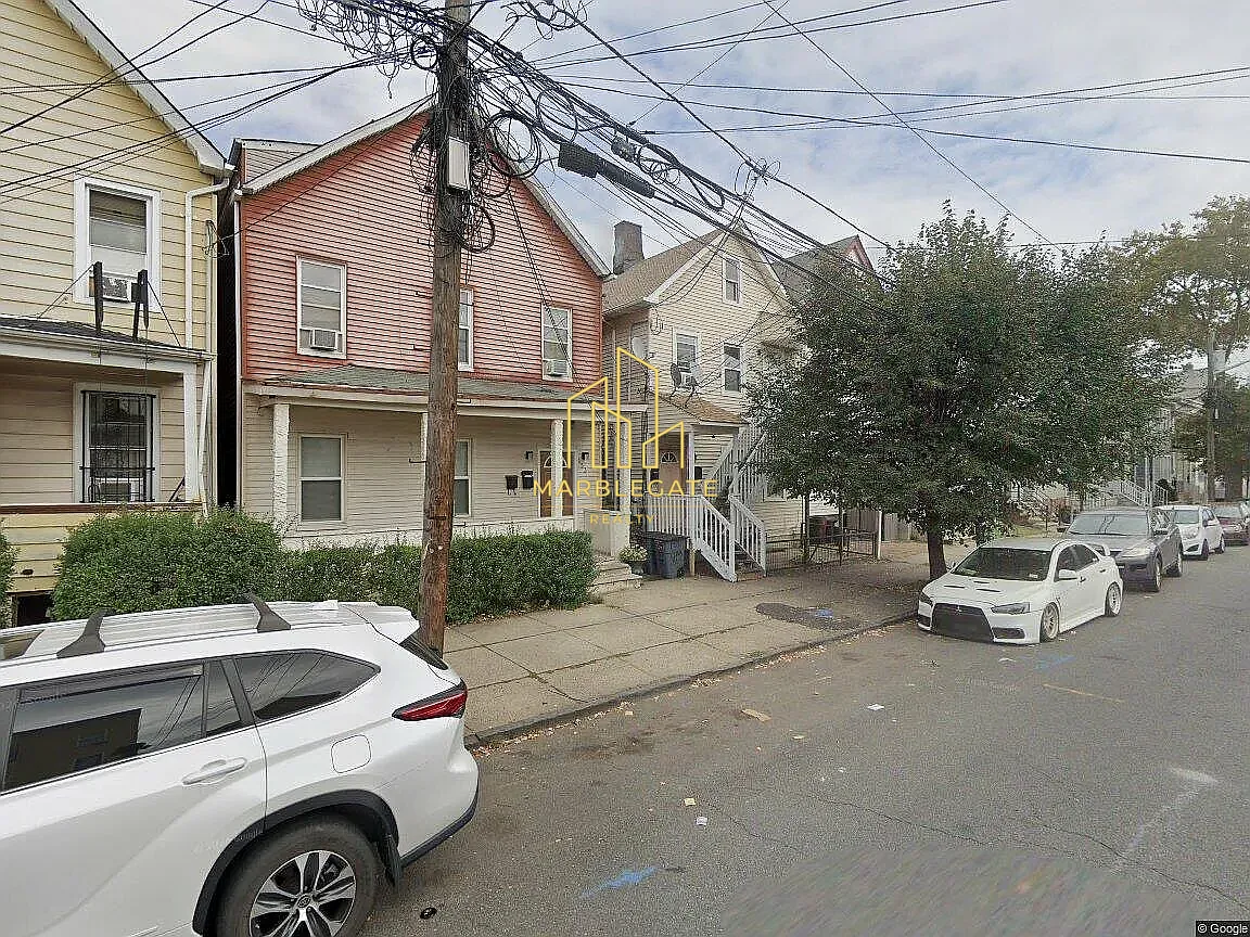 Building Photo - 151 Clark Pl #22