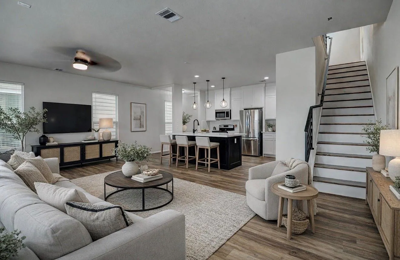 2 bed, 2.0 bath, 2409 sqft, $2,109 — Photo 2