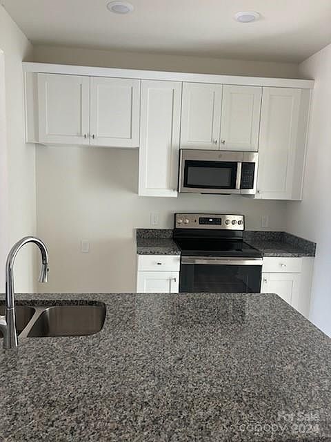 2nd image of 420 Carolyn Ave