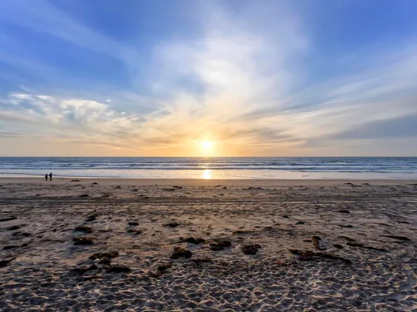 219 24th St, Del Mar, CA 92014