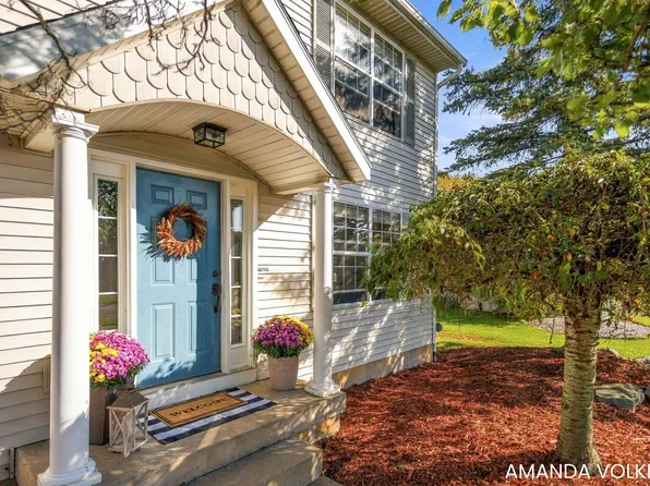 4217 Homestead Dr, Wayland, MI 49348
