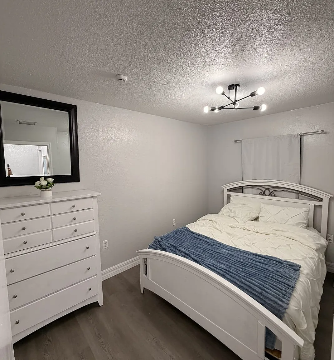 3 bed, 2200 sqft, $2,599 — Photo 4