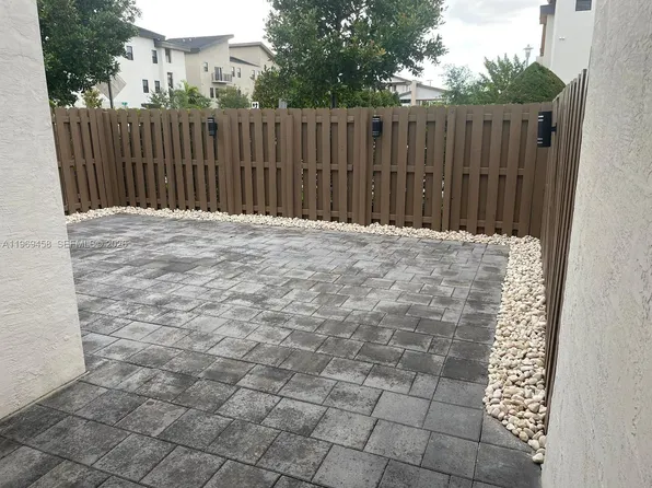 10445 NW 81st Ter #10045, Miami, FL 33178