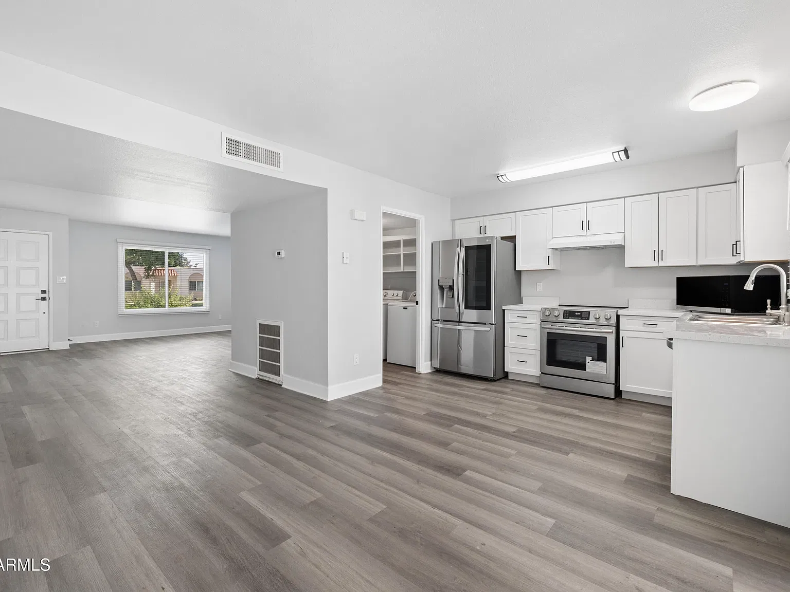 3 bed, 1298 sqft, $2,775 — Photo 3