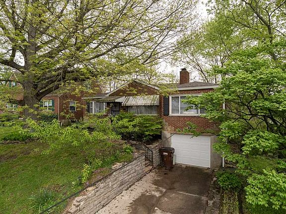 2nd image of 32 Faye Dr