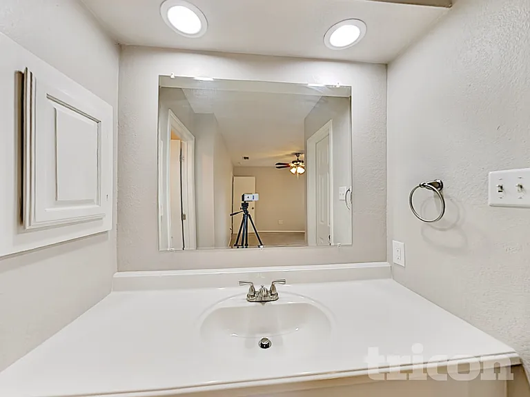 7421 Ridge Rd W — Photo 10