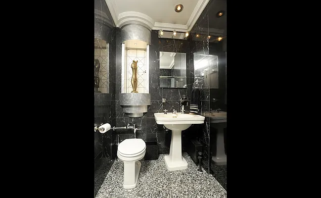 Sold by Douglas Elliman | media 21