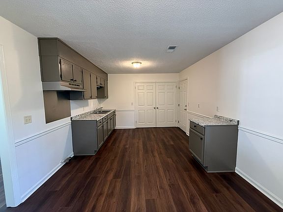 3rd image of 1023 26th Ave N