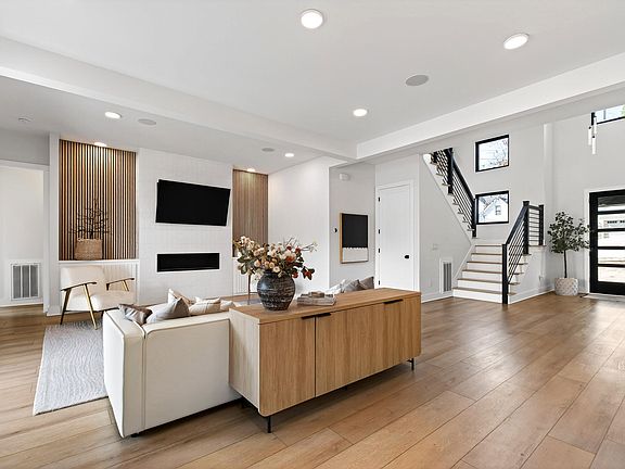 4th image of 6534 Jean Dr