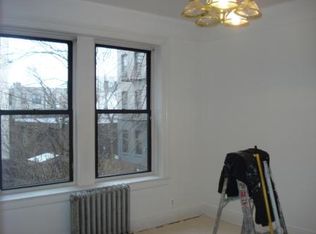 3027 34th St APT 8, Astoria, NY 11103