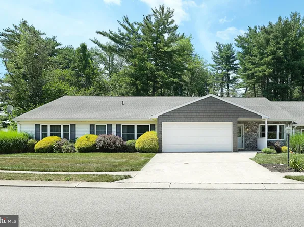 4045 Clair Mar Dr #12, Dover, PA 17315