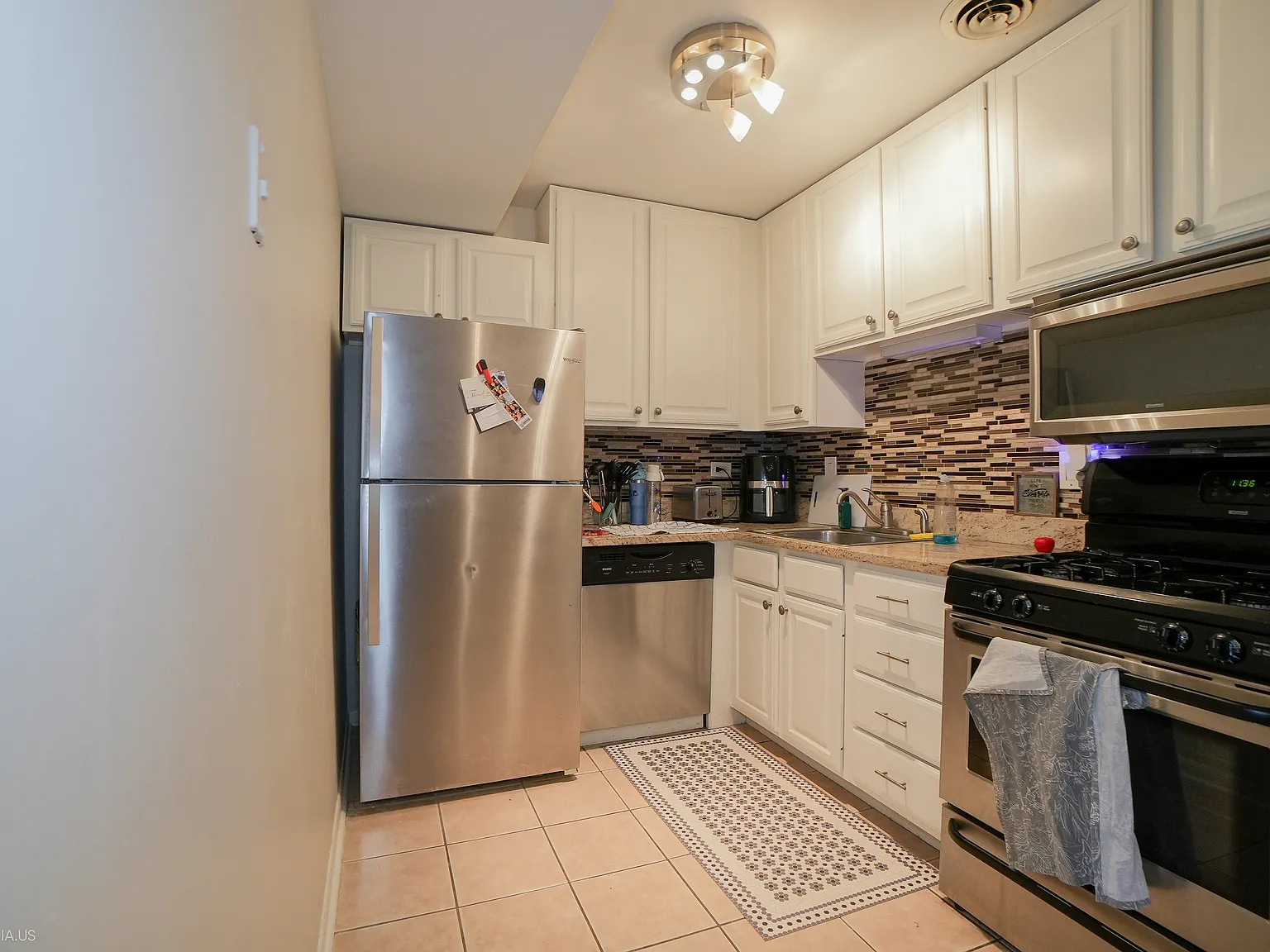 2 bed, 1200 sqft, $3,895 — Photo 4