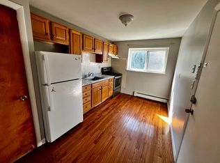 671 River St #2R, Hyde Park, MA 02136