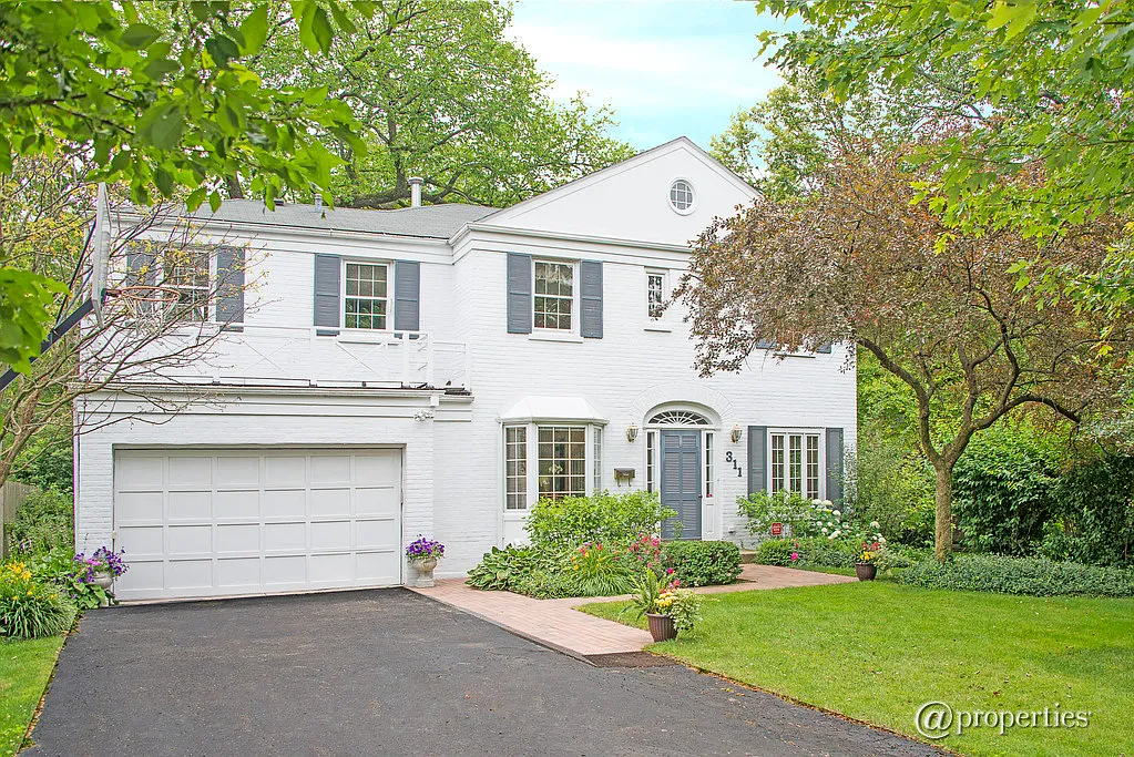 311 Rosewood Ave photo 1