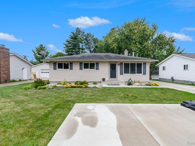 2375 Marwood Ave, Waterford, MI, 48328