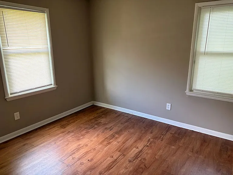 3293 Ashland St — Photo 12