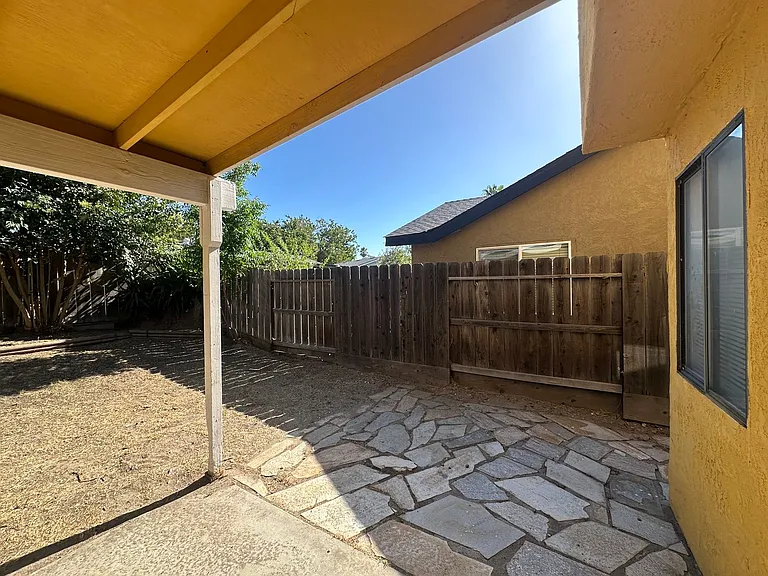 2036 Sheldon Dr — Photo 4