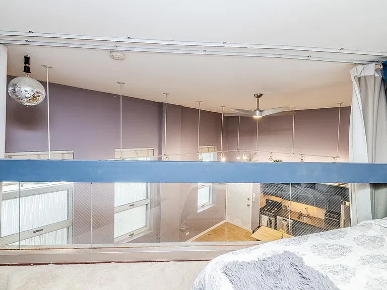 1037 W Dickens Ave — Photo 22