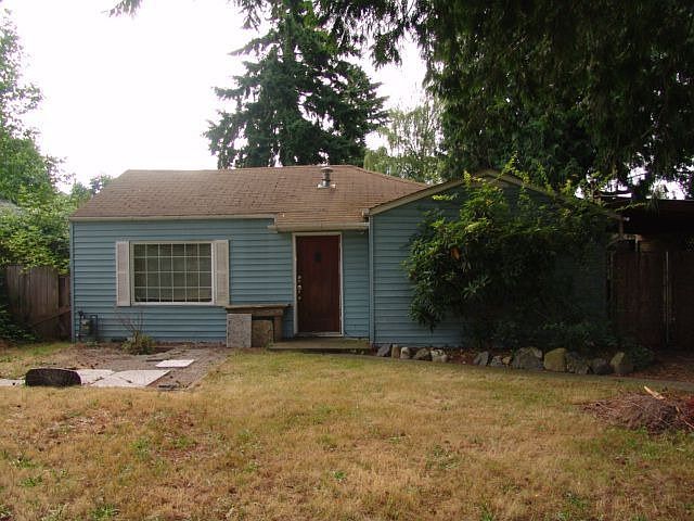 1st image of 12022 Pinehurst Way NE