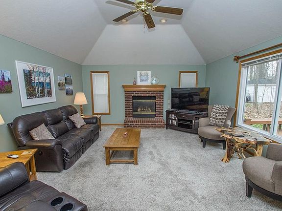 2nd image of 1301 Bridget Ln