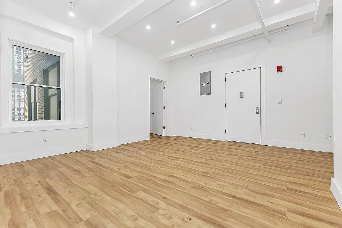 248 West 35th Street — Photo 1