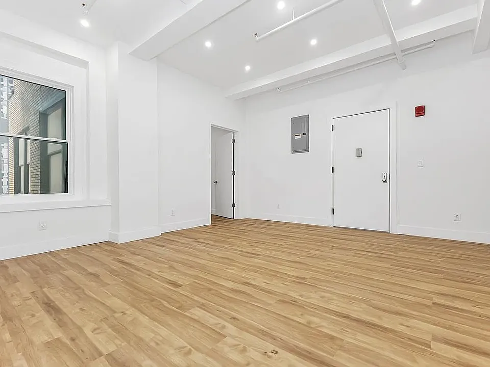248 W 35th St #1005