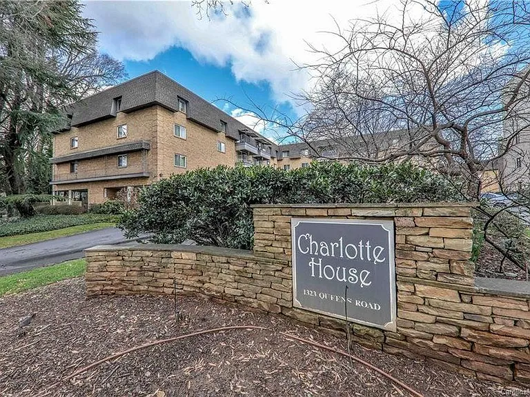 Charlotte House Entrance