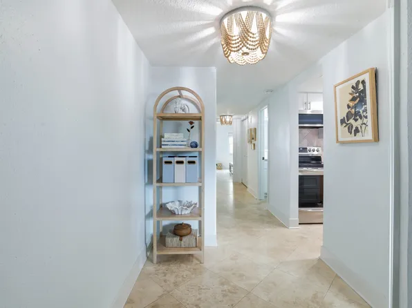 301 87th Ave APT 101, Saint Pete Beach, FL 33706