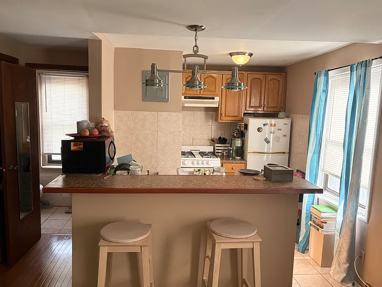 2224 Green St #5 — Photo 4