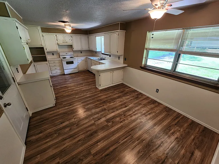 14431 County Road 3587 — Photo 4