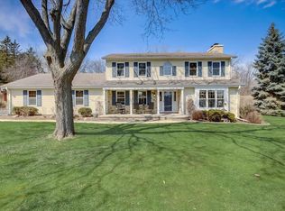 1365 Poplar Ridge Ct, Brookfield, WI 53045