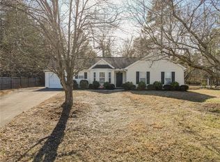 5071 Windsbury Ridge Rd, Clemmons, NC 27012