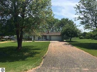 3861 Greenacres Dr, Mount Pleasant, MI 48858