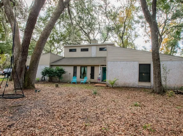 56 Cedar Dr, Saint Marys, GA 31558
