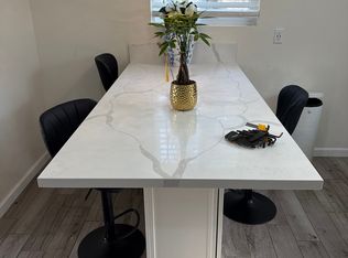 11068 Country Bluffs Rd, Riverside, CA 92505