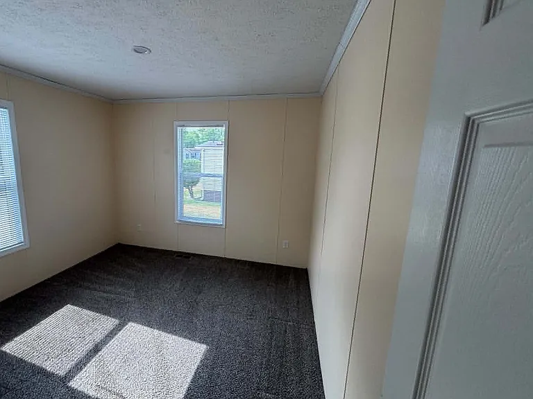9910 Geraldine St — Photo 19