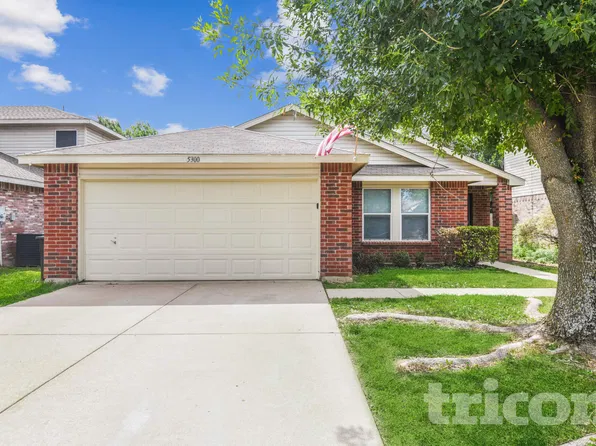 5300 Royal Burgess Dr, Fort Worth, TX 76135