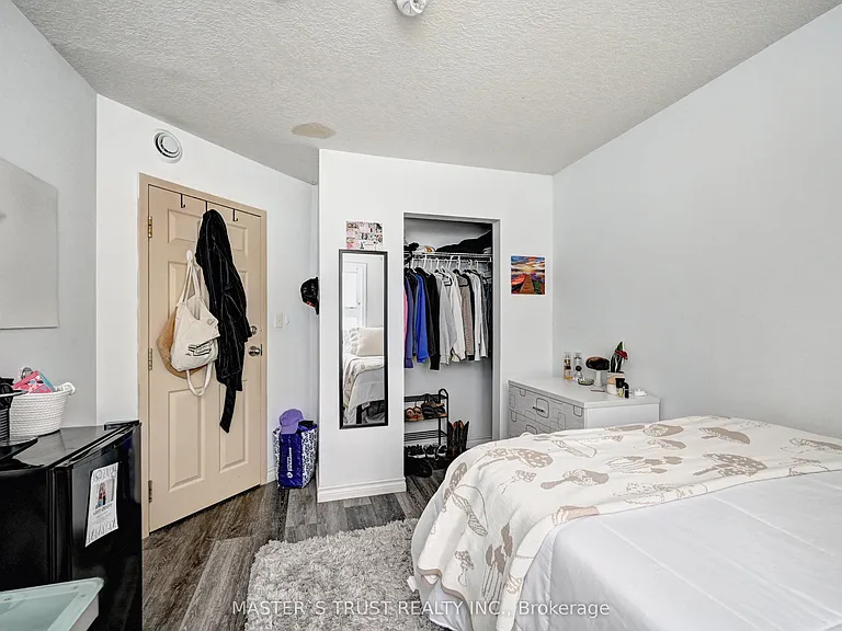 81 Columbia St W #12 — Photo 21