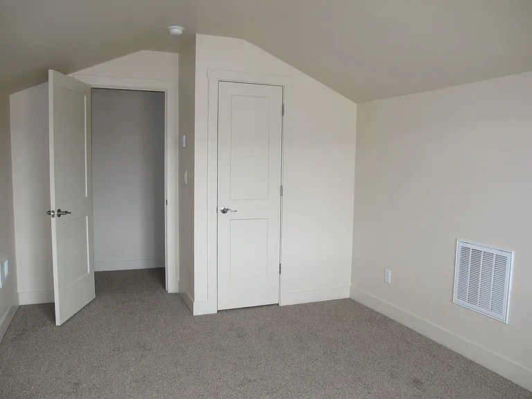 431 San Juan St — Photo 17